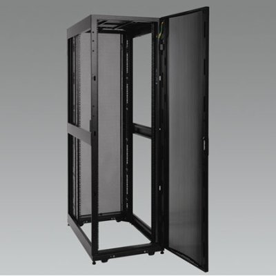 Armoire rack pour serveur de profondeur standard SmartRack 42U avec portes et panneaux latéraux Armoire rack pour serveur de profondeur standard SmartRack 42U avec portes et panneaux latéraux