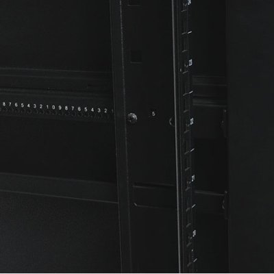 Armoire rack pour serveur de profondeur standard SmartRack 42U avec portes et panneaux latéraux Armoire rack pour serveur de profondeur standard SmartRack 42U avec portes et panneaux latéraux